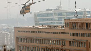 Attacco all' ospedale militare di Kabul, in Afghanistan. Decine di morti e feriti