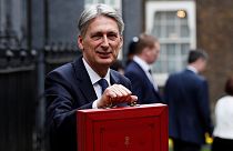 Великобритания: минфин представил проект бюджета