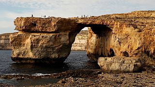 La célebre 'Ventana Azul' de Malta se derrumba por el fuerte oleaje