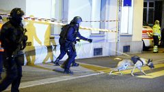 Schießerei mit 2 Toten in Basel: Täter weiter auf der Flucht, Opfer identifiziert