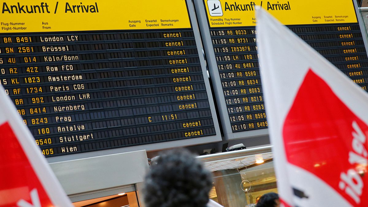 Szinte az összes repülőjáratot törölték Berlinben sztrájk miatt