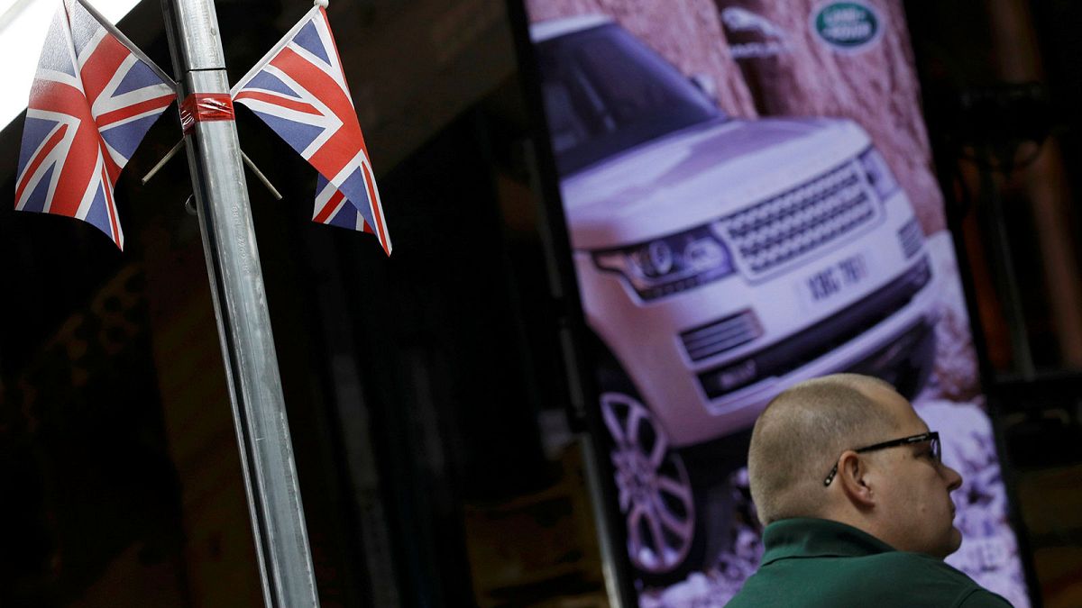 قوت گرفتن فعالیتهای بخش صادرات بریتانیا پس از سقوط ارزش پوند
