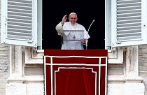 Papa Francisco pondera ordenar homens casados