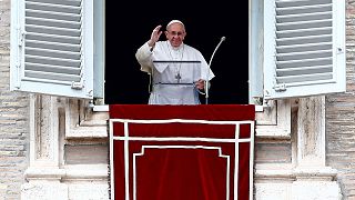 Papa Francis'ten Katolik Kilisesi'nde devrim yapacak sözler: "Evli erkekler de rahip olabilir"
