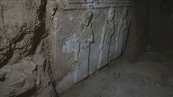 داعش و گنج پنهان در کاخ مدفون اسرحدّون داعش و گنج پنهان در کاخ مدفون اسرحدّون