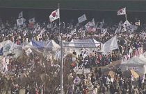Se mantiene el pulso en Seúl entre seguidores y detractores de la destituida presidenta surcoreana