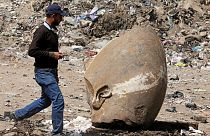 Presumível estátua de Ramses II é desenterrada no Cairo