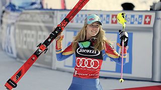 Mikaela Shiffrin'den rakiplerine slalom dersi