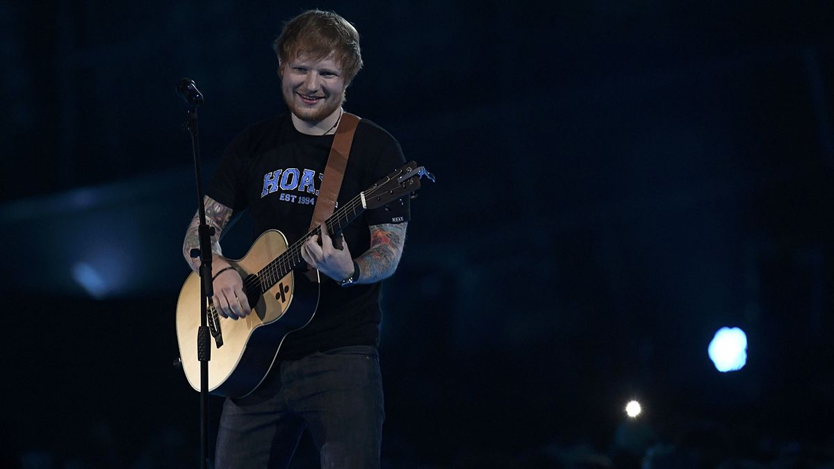 Royaume-Uni : le chanteur Ed Sheeran bat des records de ventes