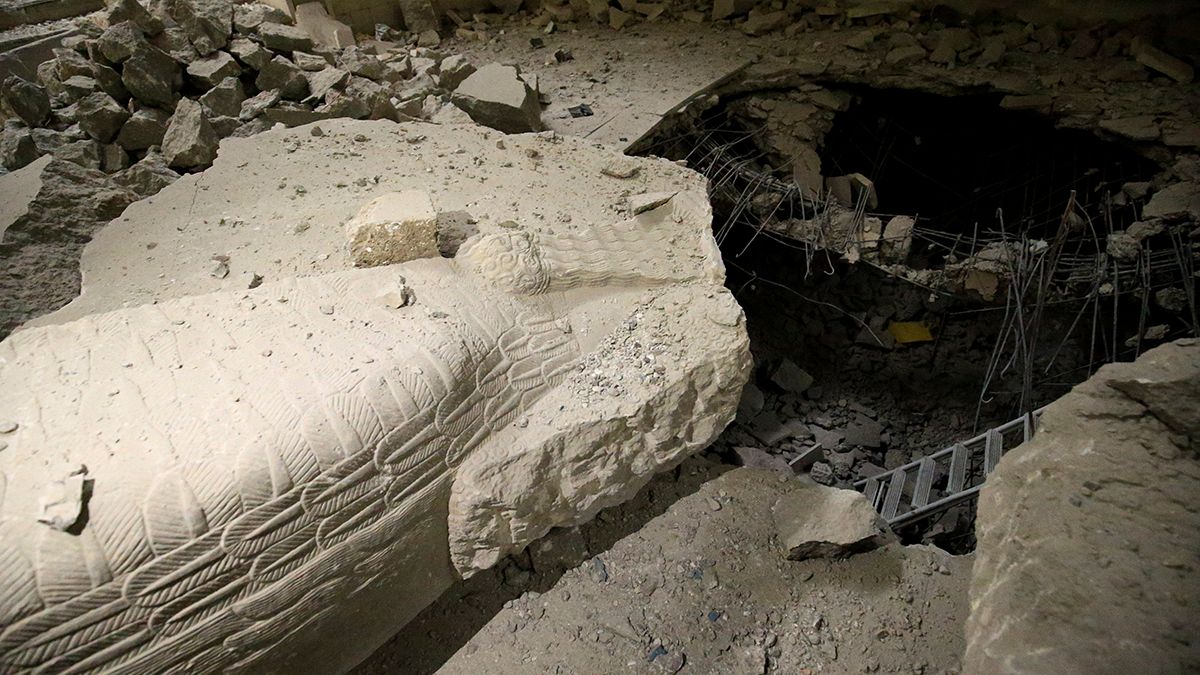 Ирак: в музее Мосула от экспонатов остались одни черепки