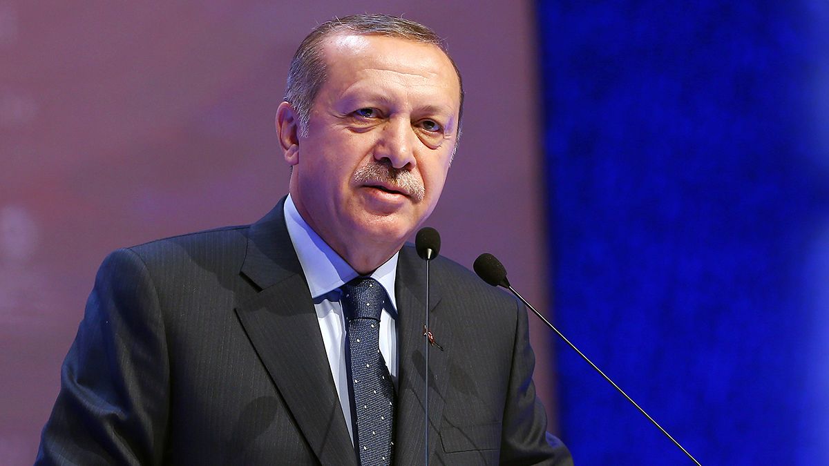 Erdogan pede sanções internacionais contra a Holanda