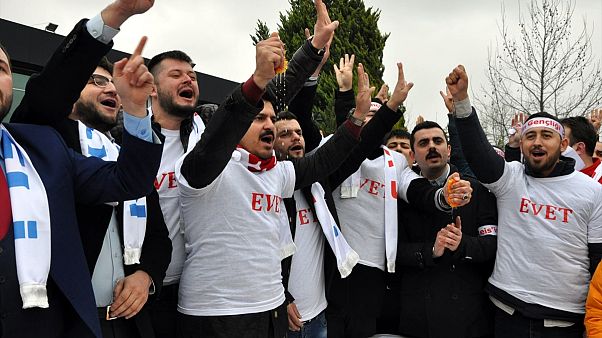 Turks squeeze oranges in anti-Dutch protest Turks squeeze oranges in anti-Dutch protest