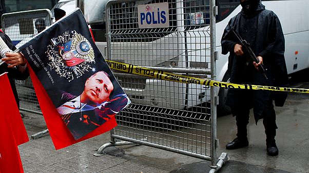 Keine Entspannung: Türkisches Parlament diskutiert über Sanktionen gegen die Niederlande Keine Entspannung: Türkisches Parlament diskutiert über Sanktionen gegen die Niederlande