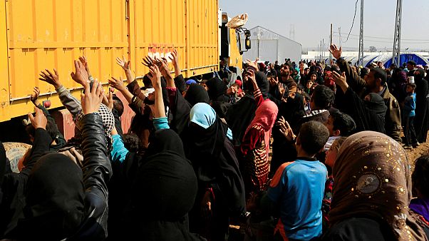 Las bombas y el hambre cercan a los habitantes del oeste de Mosul Las bombas y el hambre cercan a los habitantes del oeste de Mosul