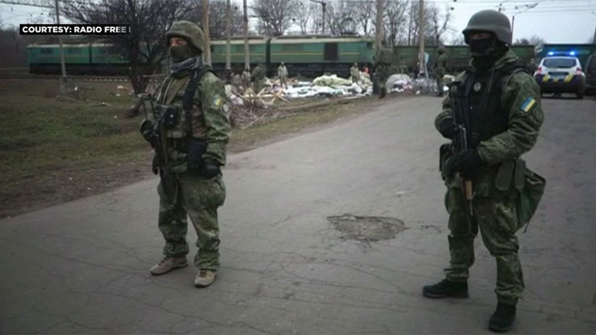 L'Ucraina blocca i treni per il Donbass, dove gli insorti hanno confiscato le imprese