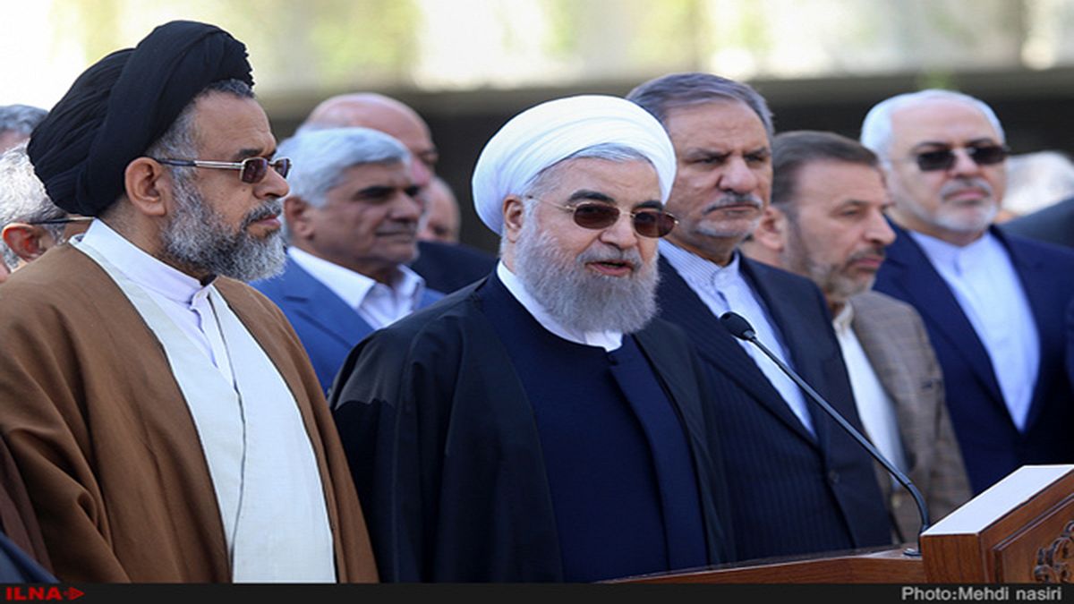 روحانی در جلسه پایان سال دولت: اقتصاد مقاومتی اختصاص به سال ۹۵ ندارد