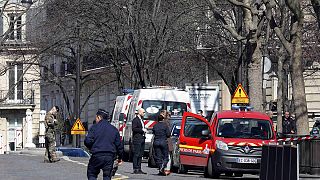 Letter bomb injures IMF employee