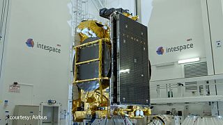 100% elettrico, 100% europeo: il satellite che porterà il web su aerei e navi