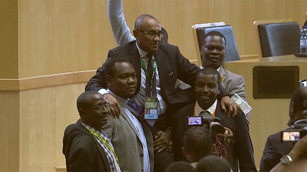 Ahmed Ahmed sucede a Issa Hayatou como presidente da CAF Ahmed Ahmed sucede a Issa Hayatou como presidente da CAF
