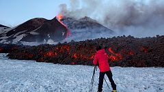 Asche und Lava am Vulkan Ätna auf Sizilien