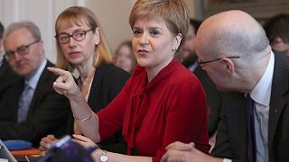 Theresa May et Nicola Sturgeon en désaccord sur un référendum en Écosse