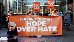 Niederlande: Erleichterung vorm Parlament