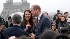 Britische Royals treffen Terror-Opfer in Paris