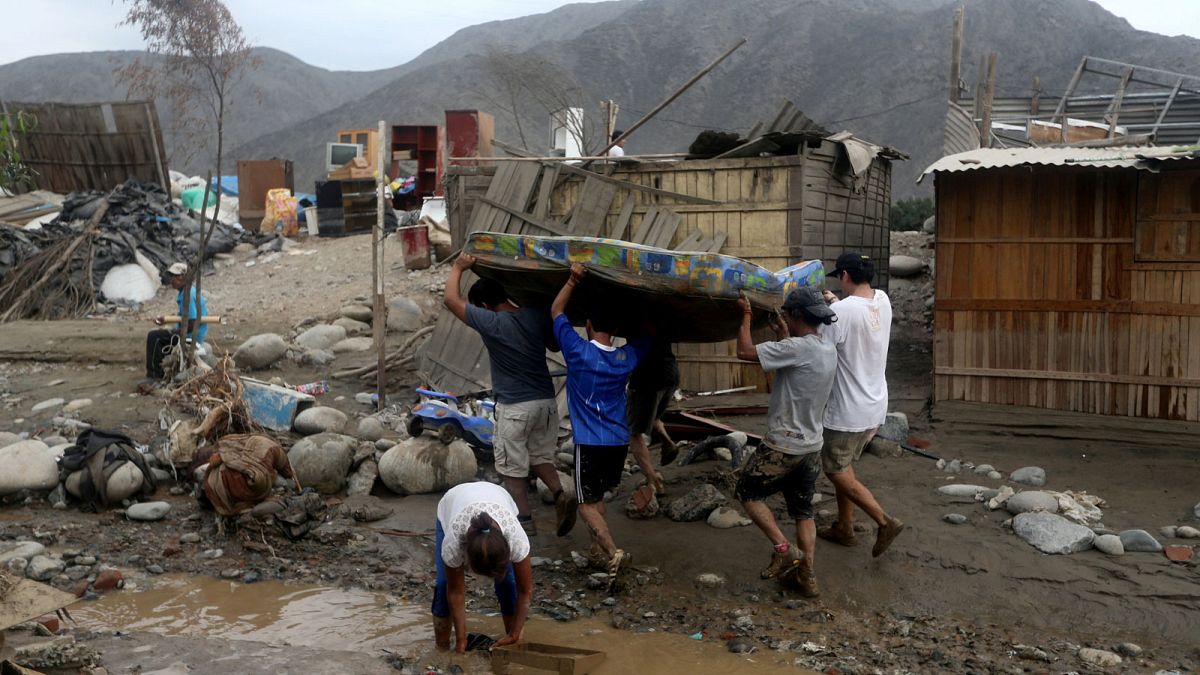Más de 70 muertos y decenas de miles de damnificados en Perú