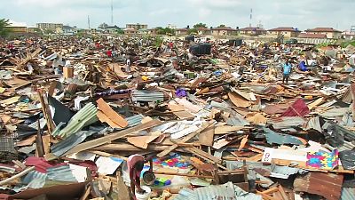 Bairro de lata nigeriano demolido em Lagos