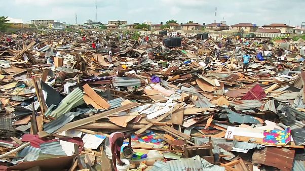 Bairro de lata nigeriano demolido em Lagos Bairro de lata nigeriano demolido em Lagos