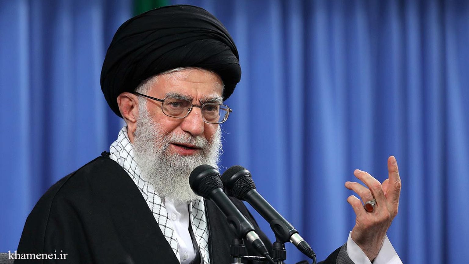 انتقاد رهبر ایران از مفهوم برابری جنسیتی: فریفتگان غافل، خانه‌داری زن را تحقیر می‌کنند