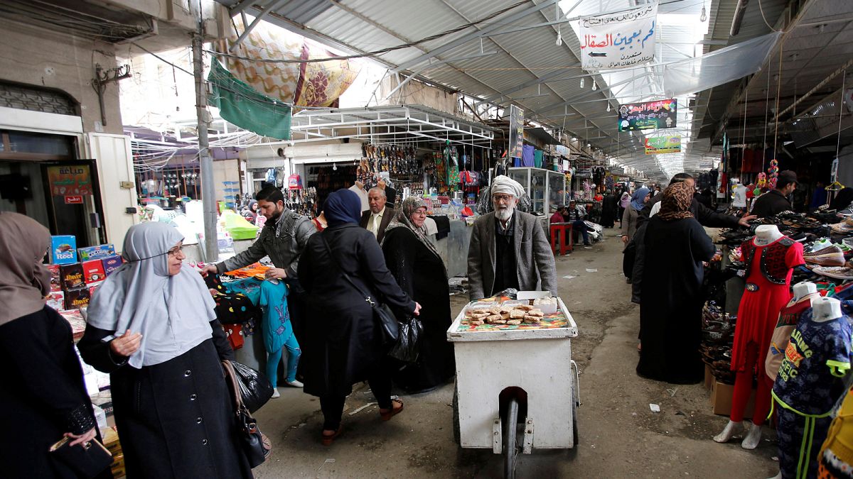 Viaggio nel mercato di Mosul est: "dateci acqua ed energia elettrica e la vita tornerà"