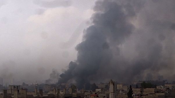 Insurgentes lançam ataque surpresa em Damasco Insurgentes lançam ataque surpresa em Damasco