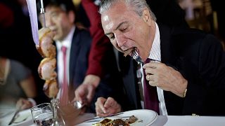 "Carne Fraca": Temer sem temor à mesa de churrasqueira com embaixadores e ministros