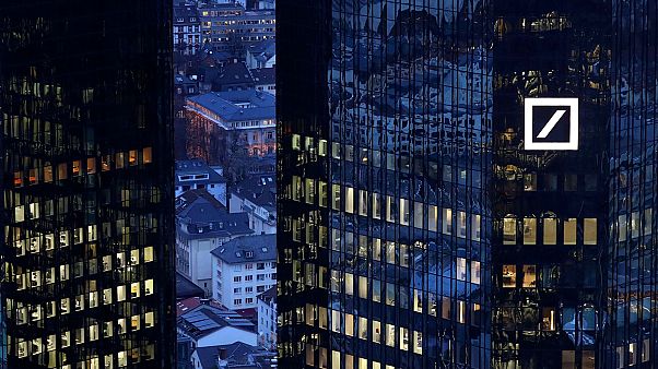 Deutsche Bank afunda na bolsa na véspera do aumento de capital Deutsche Bank afunda na bolsa na véspera do aumento de capital