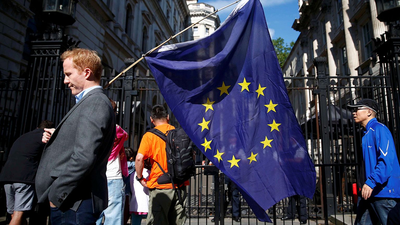 İngiltere Brexit sürecini 29 Mart'ta başlatıyor
