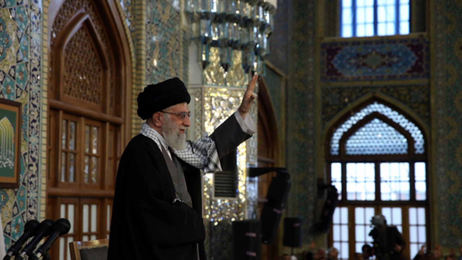 رهبر جمهوری اسلامی: در انتخابات دخالت نمی کنم مگر اینکه بخواهند رای مردم را بشکنند