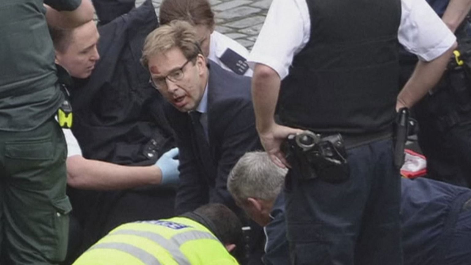 London: Staatssekretär für Erste-Hilfe-Maßnahme als "Held" gefeiert