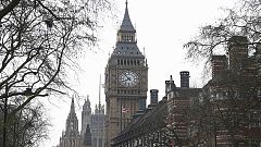 "Get back! Somebody's opened fire..." MP captures panic after Westminster attack