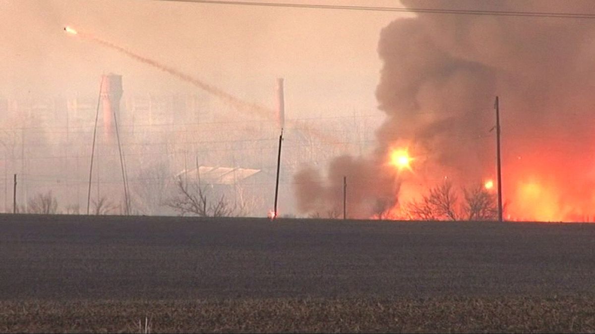 Ukraine: Feuer und Explosionen in riesigem Munitionslager