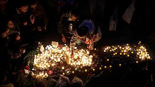 London attack: crowds gather in Trafalgar Square to remember victims