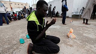 Több száz menekült fulladt a Földközi-tengerbe