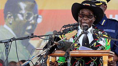 Des vétérans de la guerre du Zimbabwe menacent de lâcher Mugabe