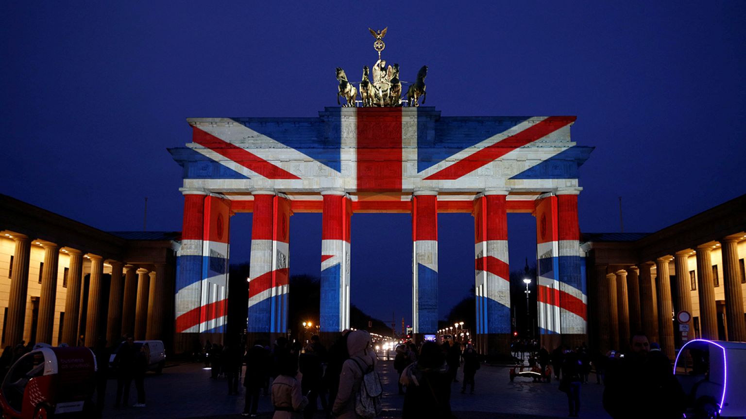 La Porta di Brandeburgo con i colori dell'Union Jack
