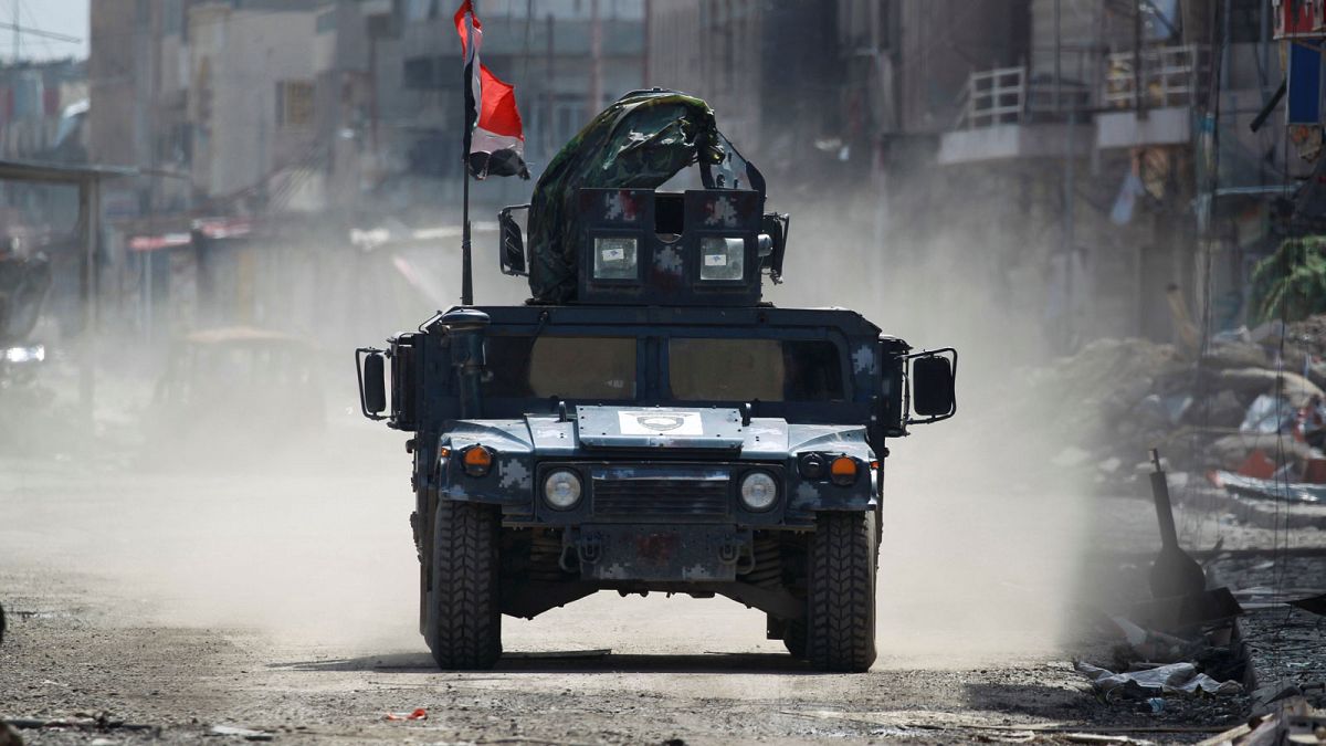 El Ejército iraquí emplea nuevas tácticas para combatir al Dáesh en Mosul, mientras sigue la huida de civiles