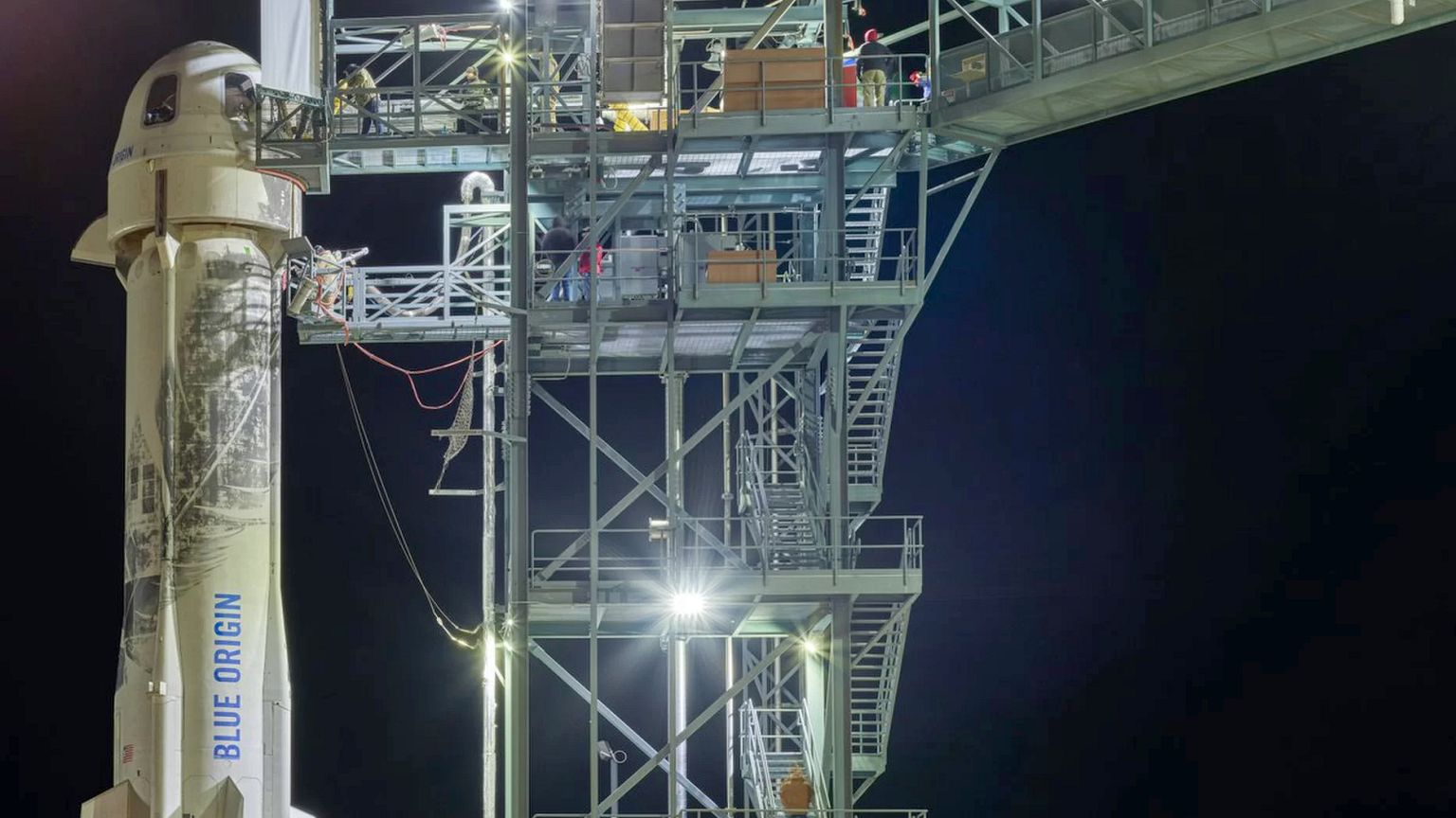 Image: Blue Origin's New Shepard rocket and capsule at a launchpad in Texas