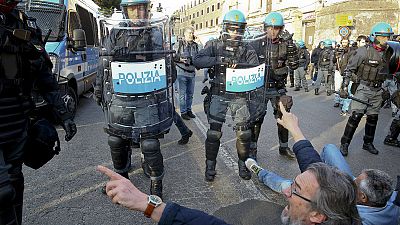 تظاهرات موافقان و مخالفان در شهر رم همزمان با سالگرد تشکیل اتحادیه