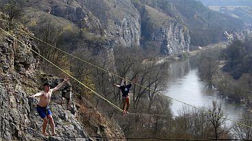 Канатоходцы в горах Чехии