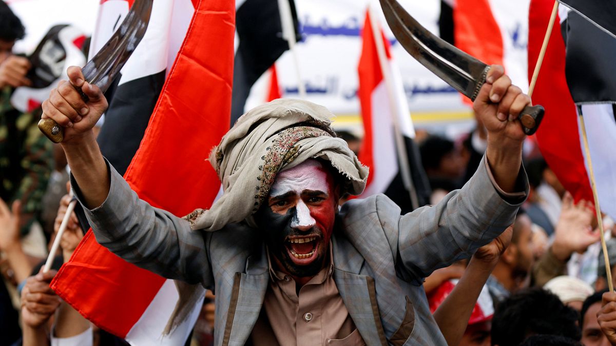 تظاهرات هزاران یمنی در صنعا همزمان با دومین سالگرد تشکیل ائتلاف عرب به رهبری عربستان