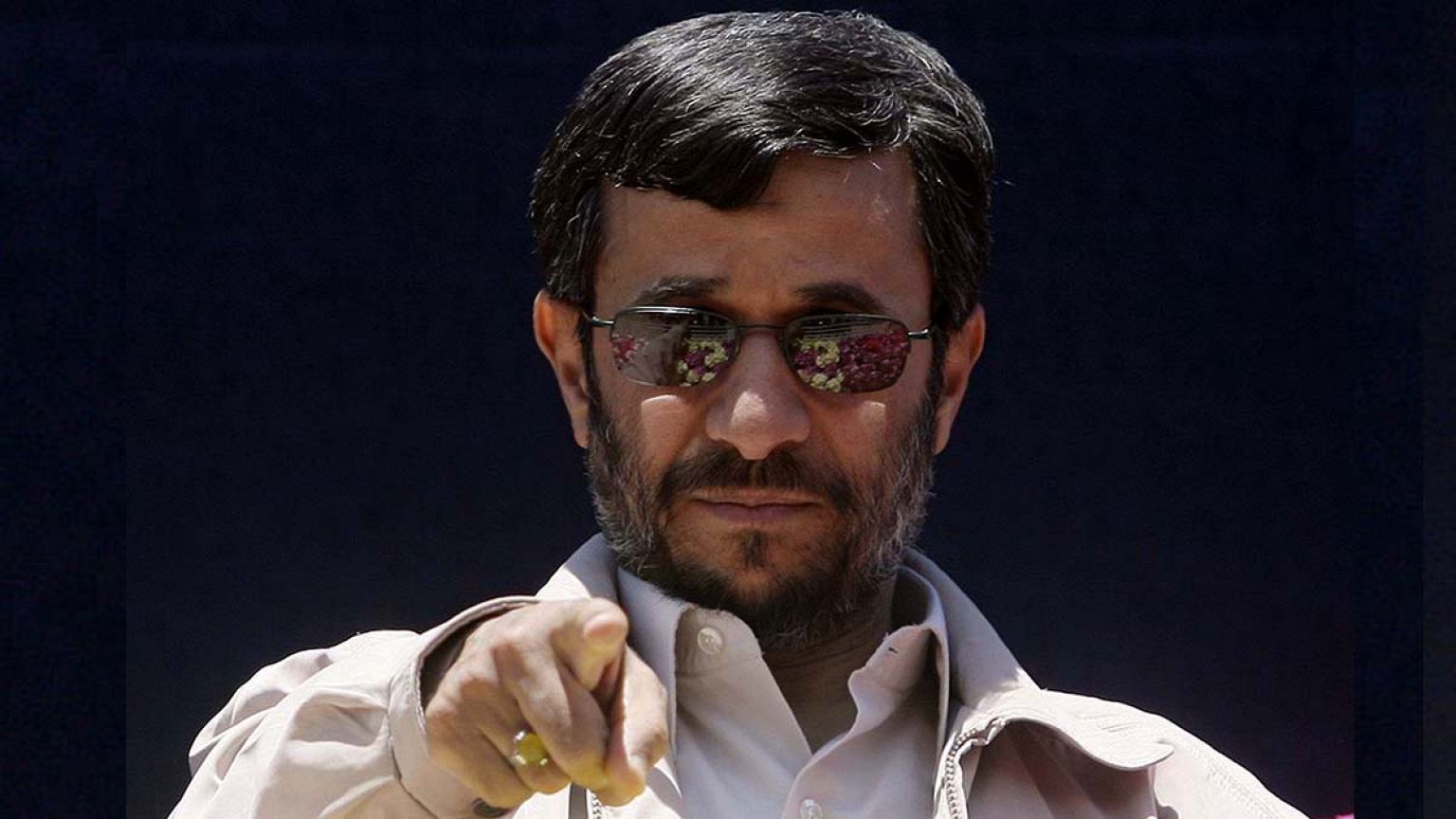 مخاطب سخنان «ساختار شکنانه» احمدی‌نژاد چه کسی است؟